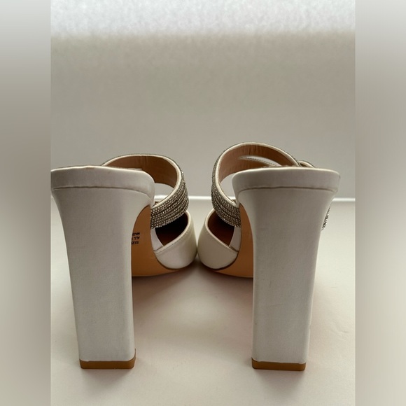 Lulu’s Celines White Satin Rhinestone Pointed-Toe Mule Pumps Size 7 - Picture 5 of 9